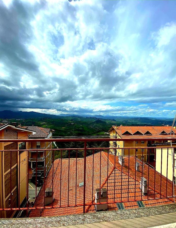 Appartamento Al Centro Storico Di San Marino Exterior foto